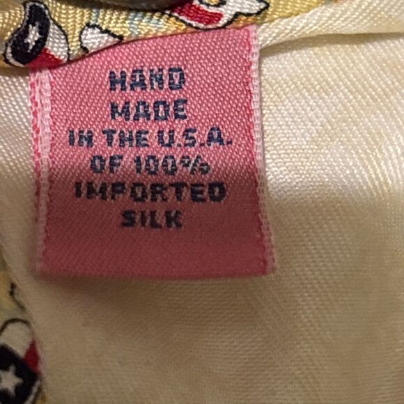 Vineyard Vines Men's Silk Tie Yellow Texas Flag Whale Logo Made In USA Preppy - Picture 4 of 5